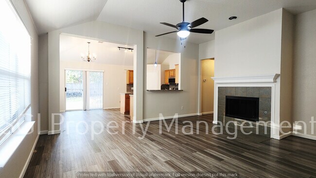 Foto del edificio - 1116 Charlotte Dr