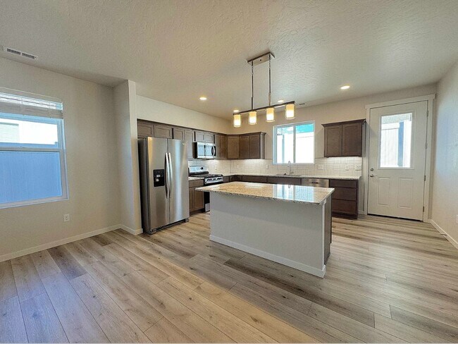 Foto del edificio - 2452 Park Vista St