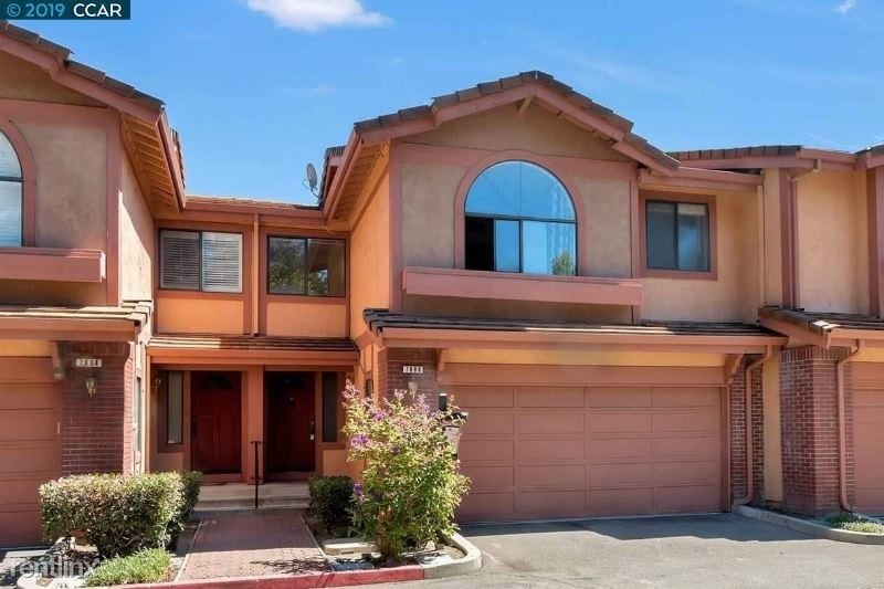 Primary Photo - 3 br, 2.5 bath Townhome - 7888 Gate Way