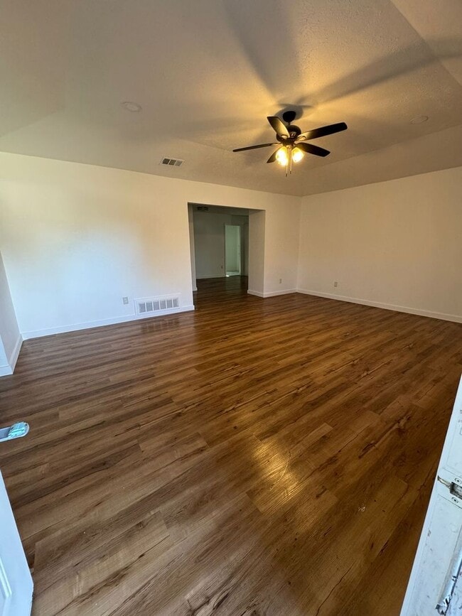 Photo - 2750 Ridgewood St House