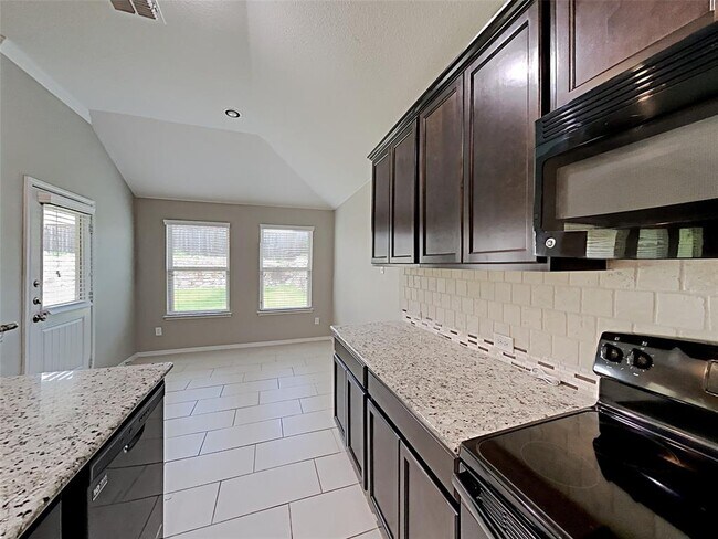 Building Photo - 529 Cheyenne Dr