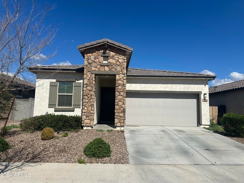 Foto principal - 10864 W Marshall Ave