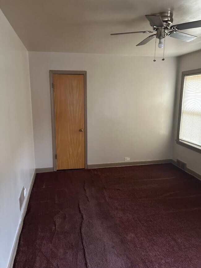 Foto del edificio - 8855 S Dorchester Ave