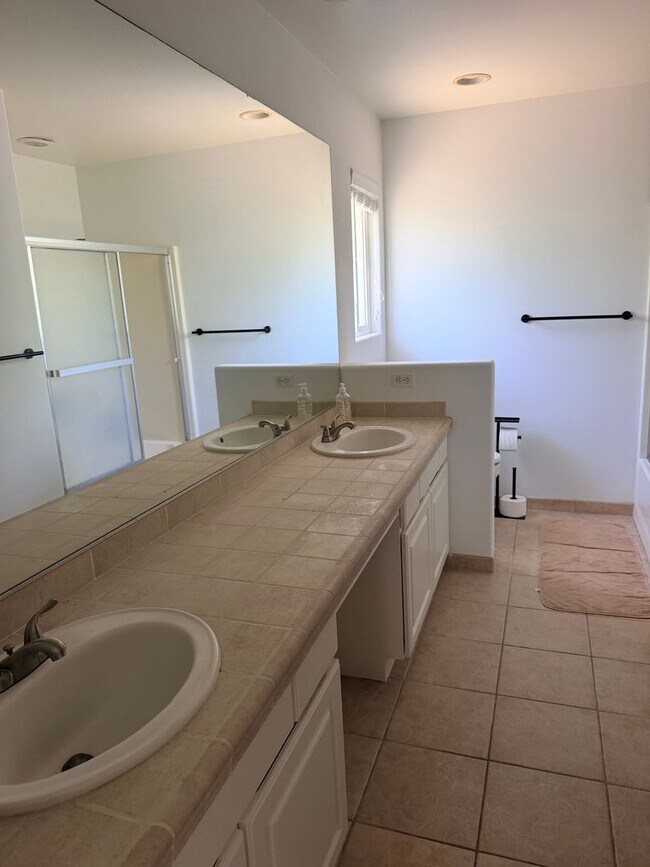 Building Photo - 3 Bed/2 Bath - MAGIC SANDS AREA