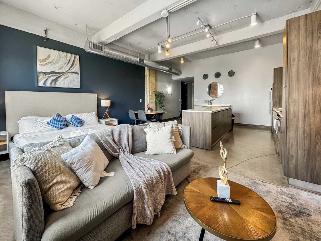 Foto principal - 555 Evergreen St
