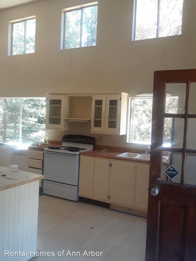 Building Photo - 2 br, 2 bath House - 11600 Lake Blvd