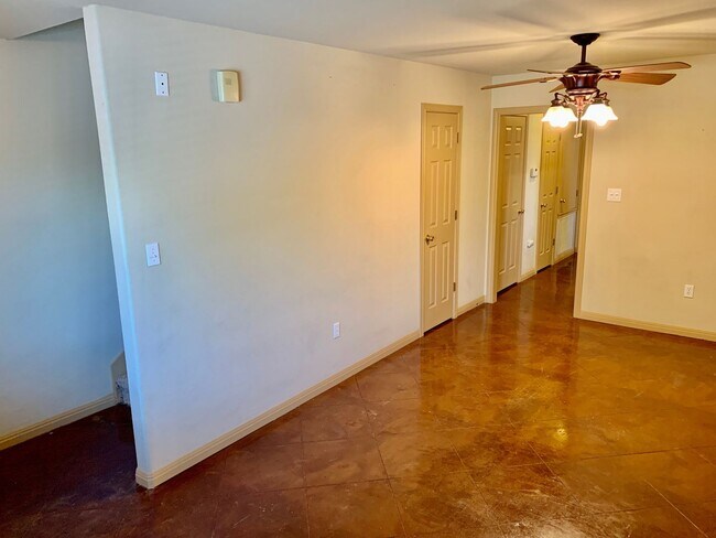 Foto del edificio - Beautiful 2 Bed/2.5 Bath Home in Round Roc...