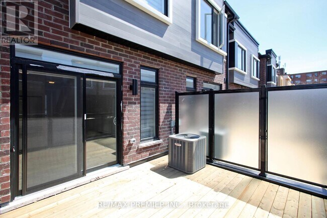 Building Photo - 73 Akil Thomas Gdns