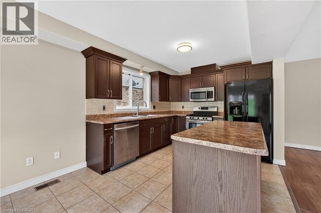 Building Photo - 47 Plum Tree Ln