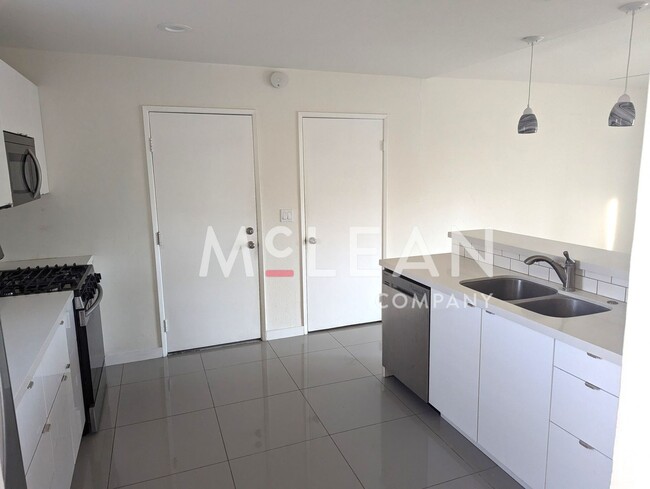 Foto del edificio - Spacious 3BR/2BA Home for Rent in Beautifu...