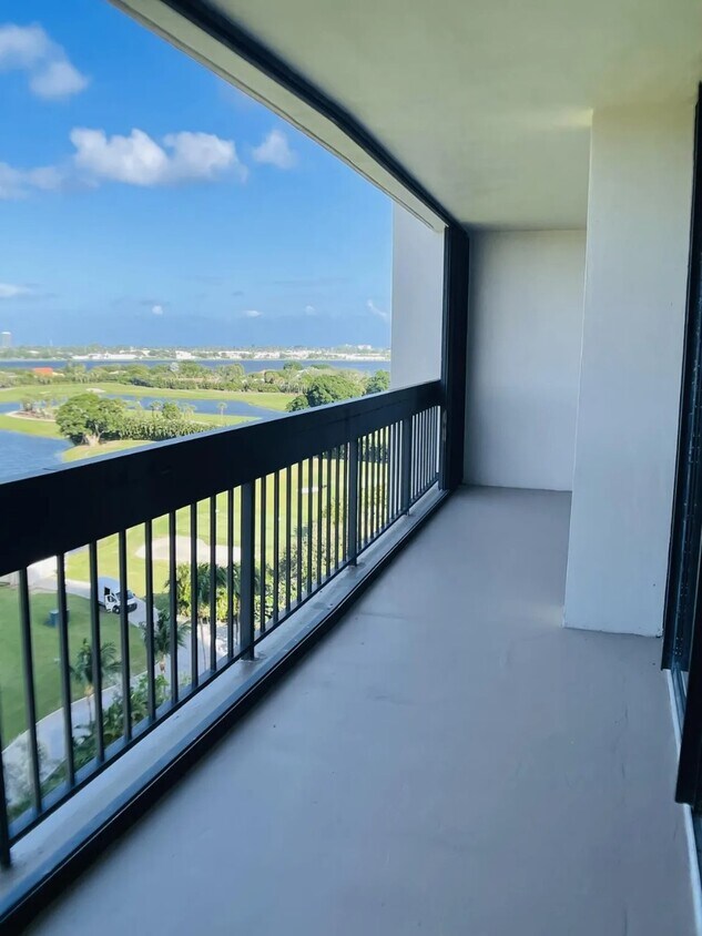 2000 Presidential Way Unit 2000 Presidential Way, West Palm Beach, FL