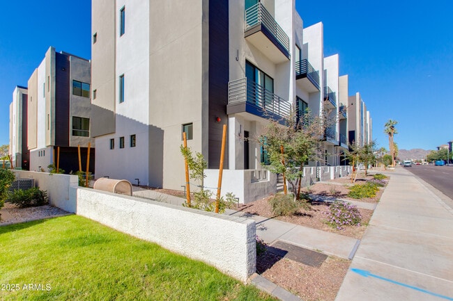 Foto del edificio - 4220 N 32nd St