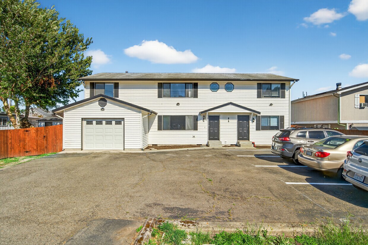 Foto principal - 912 Algona Blvd N