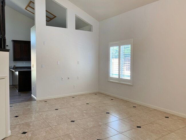 Foto del edificio - 4 Bedroom Home with Pool in Hollister