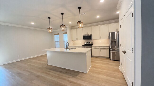 Building Photo - 2218 Sanibel Ln