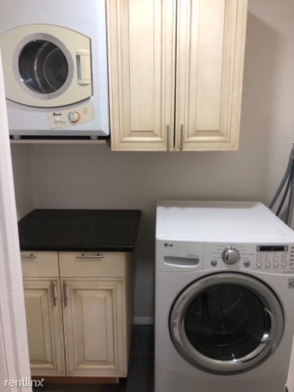 Building Photo - 2 br, 1 bath Condo - 1907 Parklawn Dr