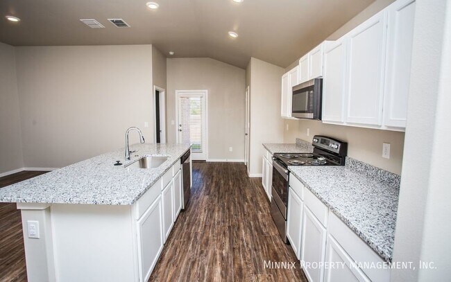 Foto del edificio - 2008 Kenwood Ave