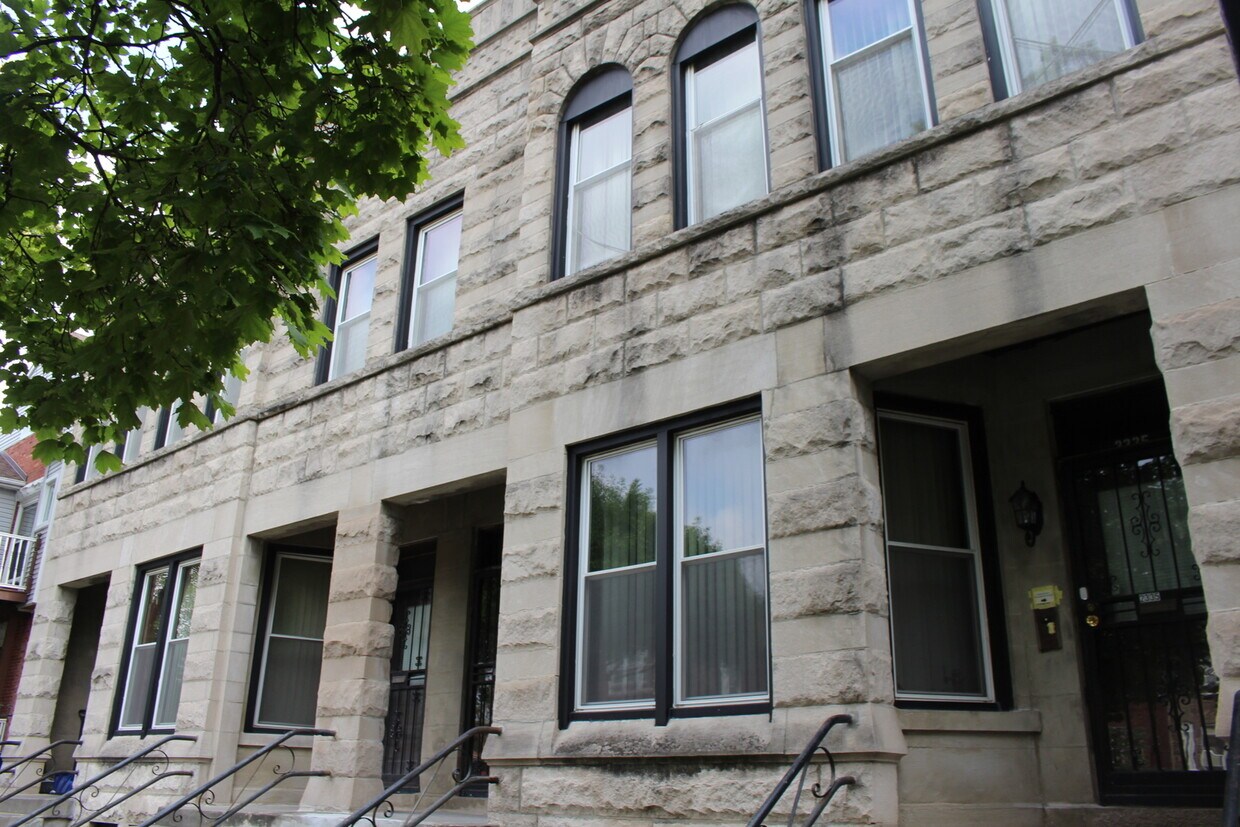 Primary Photo - 2333 S Lawndale Ave