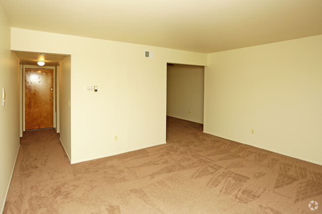 1BR, 1BA - Clairridge Estates Apartments