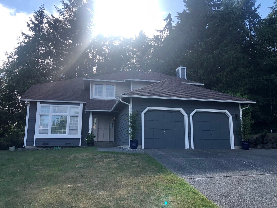Foto principal - 10918 Crocus Pl NW