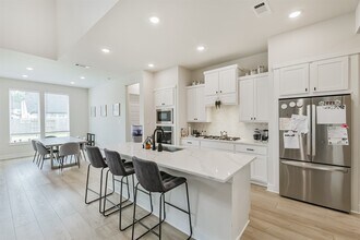 Building Photo - 9243 Trimble Lndg Dr