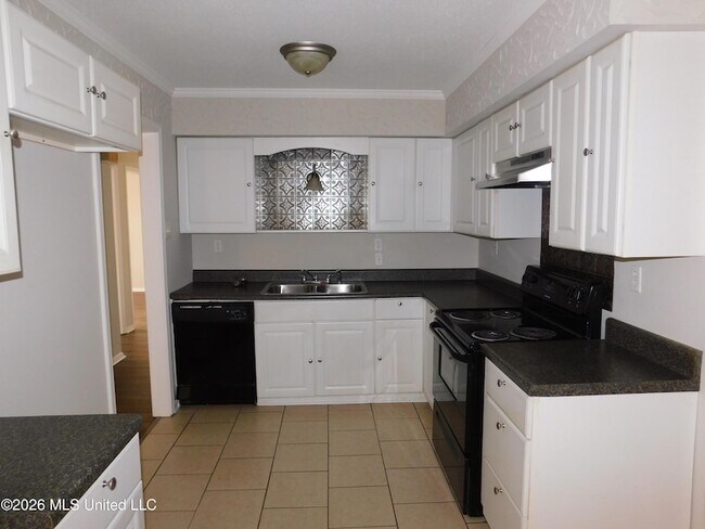 Building Photo - 1926 Dorchester Dr