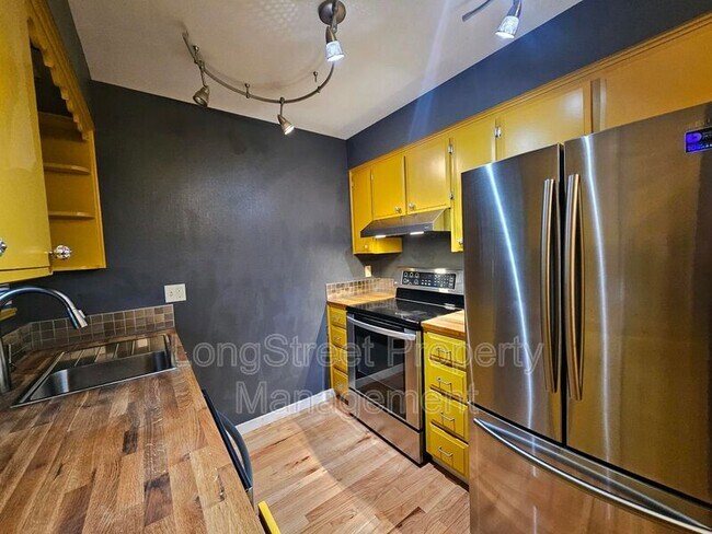 Foto del edificio - 4620 NE Broadway