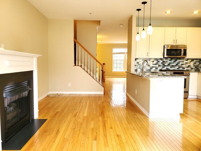 Building Photo - 705 Rolling Fields Way
