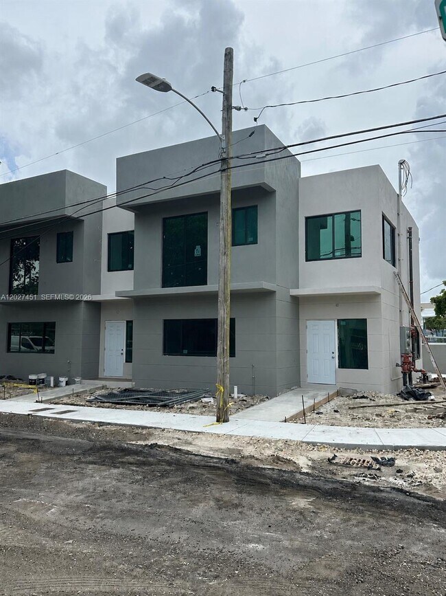 Photo - 6480 NE 1st Ave Townhome