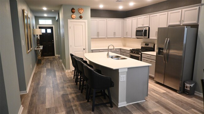 Building Photo - 127 Winged Elm Ct