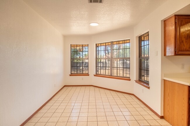Building Photo - 4117 Oleta Dr