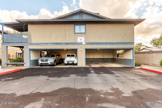 Building Photo - 286 W Palomino Dr