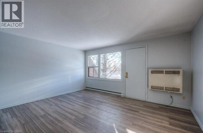 Photo du bâtiment - 1200 Courtland Ave E