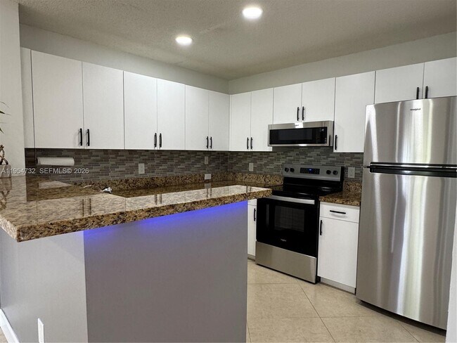 Foto del edificio - 2133 Renaissance Blvd