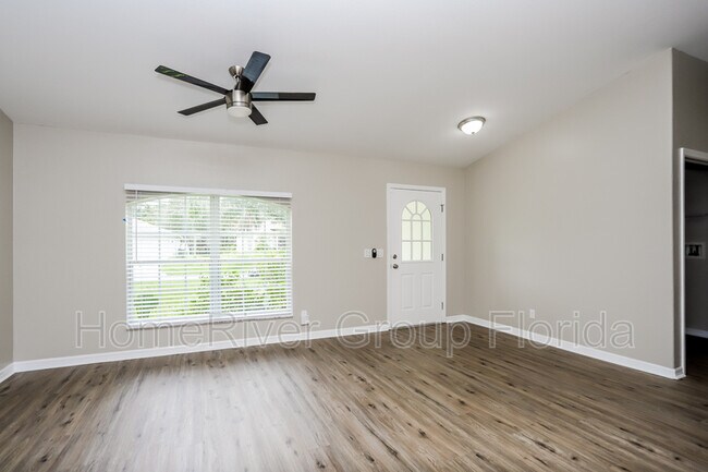 Foto del edificio - 2550 Comet Ln