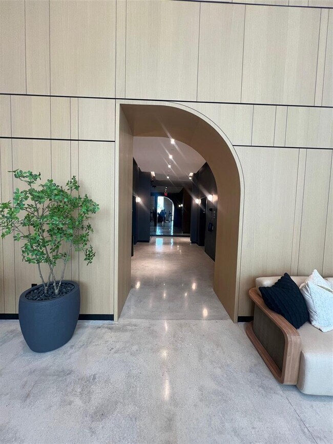 Foto del edificio - 121 NE 5th St