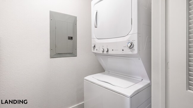 Foto del edificio - 15330 Liberty River Dr
