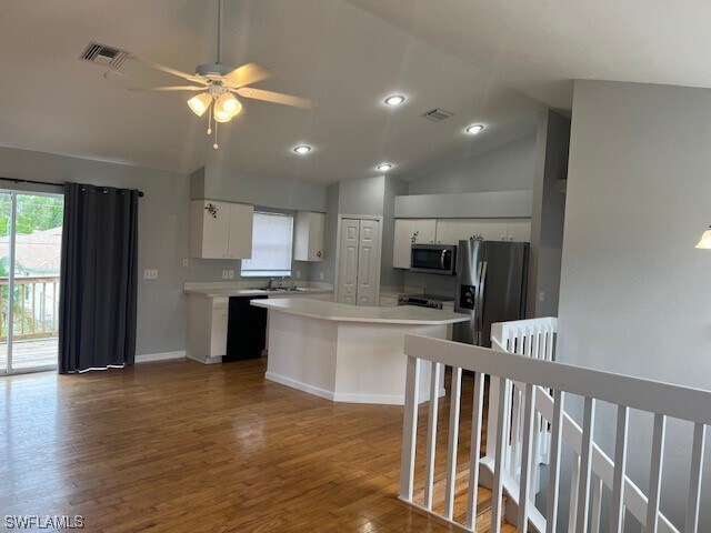 Foto del edificio - 18397 Sunflower Rd