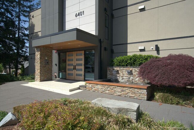 Foto del edificio - 6401 Lake Washington Blvd NE