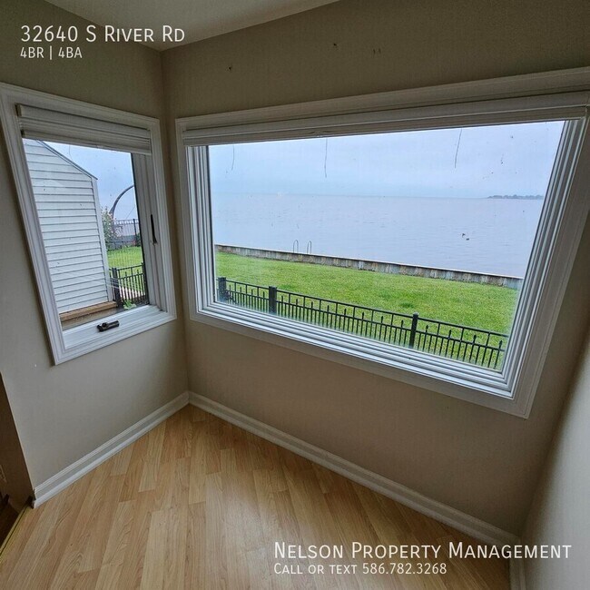 Foto del edificio - 32640 S River Rd