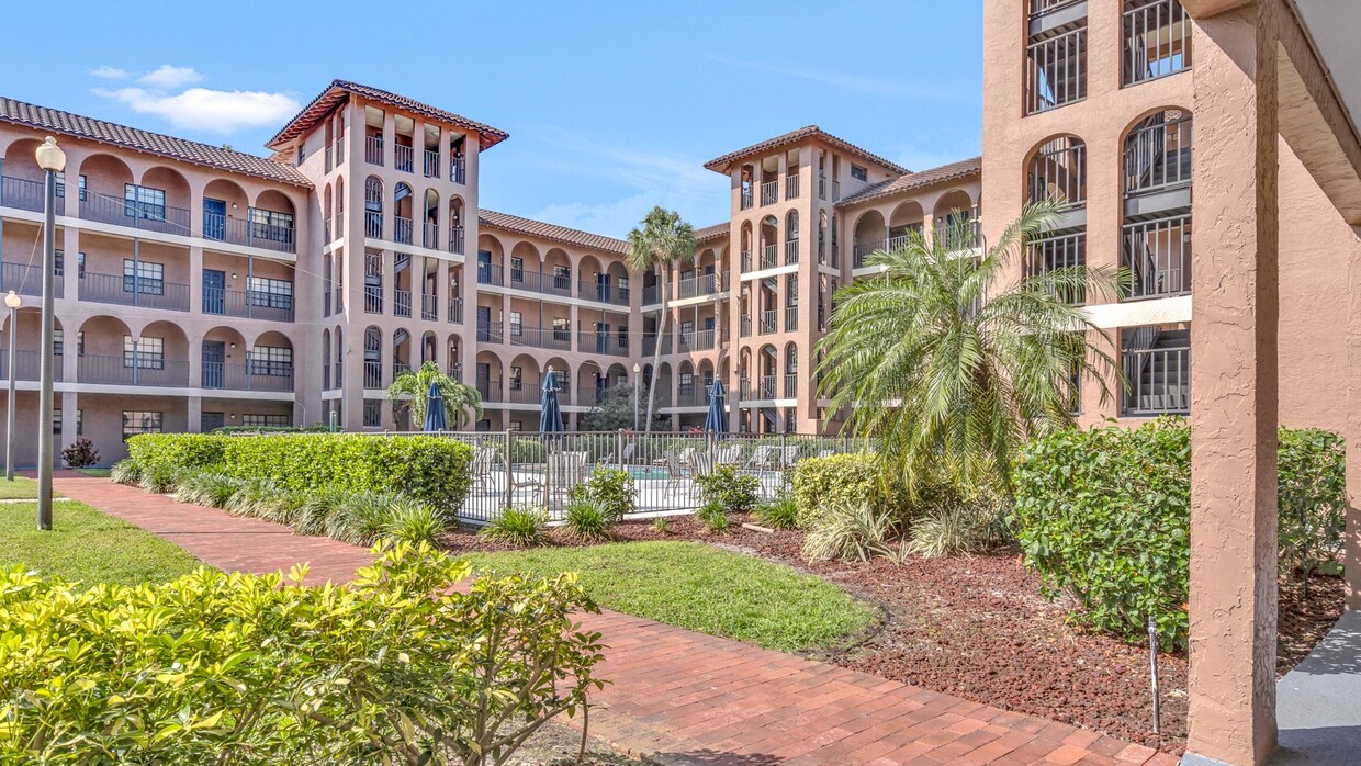 Foto principal - Fantastic 1br/1bath Condo in Gulfport/Unfu...