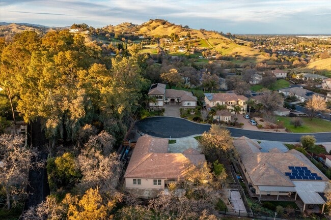 Foto del edificio - Custom N. Vacaville Single-Story Home in an Exclusive Gated Community!