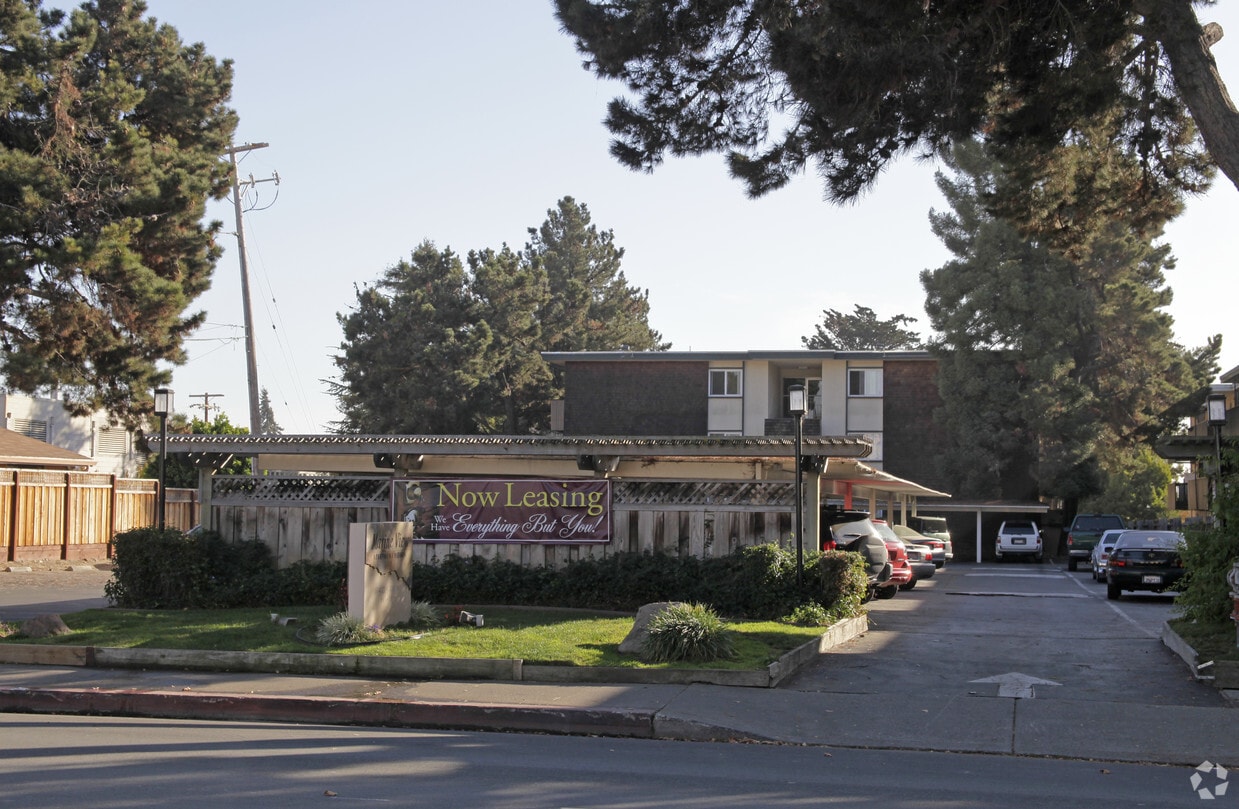 Building Photo - Marine View Apartment Homes