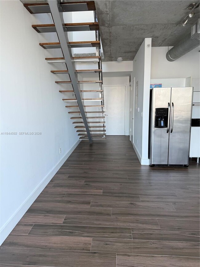 Building Photo - 690 SW 1st Ct