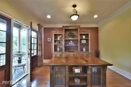 Foto del edificio - 5 br, 4 bath House - 5840 Cool Springs Dr