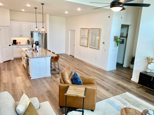 Building Photo - 1050 Foxglove Ln