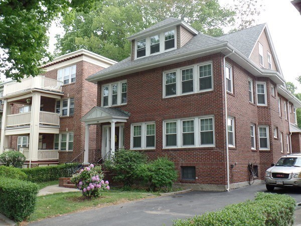 Primary Photo - 202 Arborway