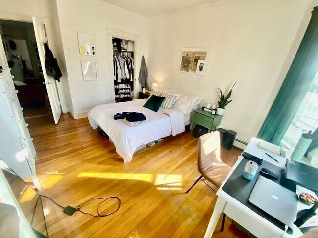 Foto del edificio - 250 Brookline St