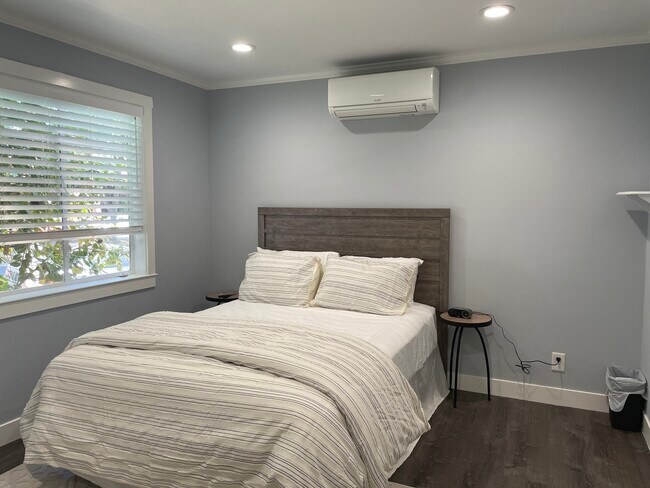 Building Photo - 2030 C St