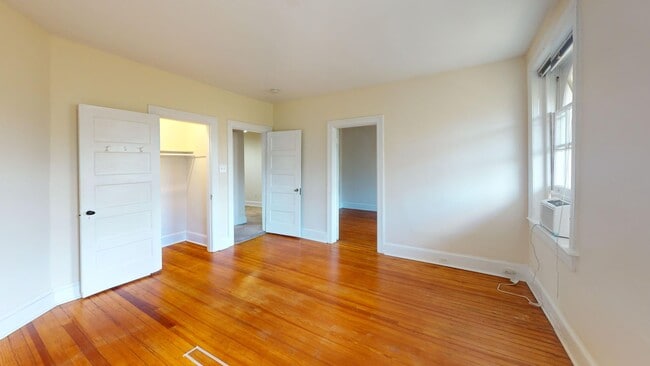 Foto del edificio - 1724 Lamont St NW